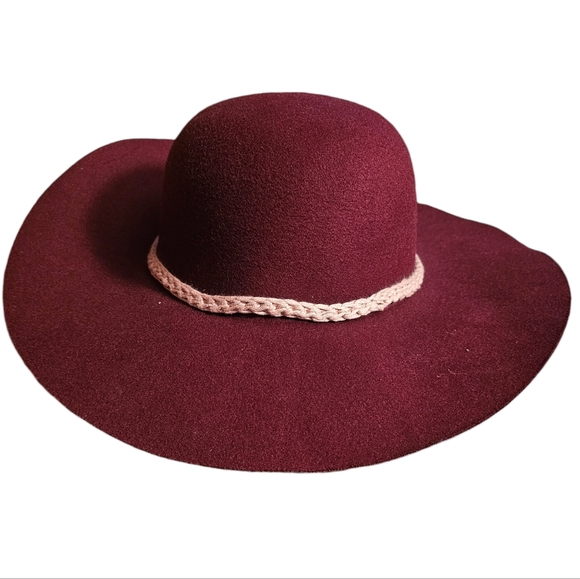 Krafts by Kelly set of 2 womens hats euc - Picture 8 of 15